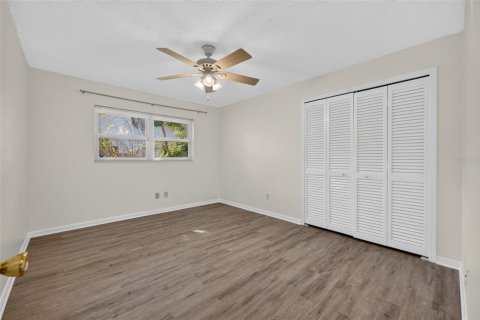 House in Maitland, Florida 5 bedrooms, 291.34 sq.m. № 2208658 - photo 23