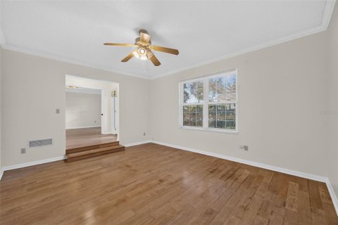House in Maitland, Florida 5 bedrooms, 291.34 sq.m. № 2208658 - photo 6