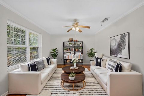 House in Maitland, Florida 5 bedrooms, 291.34 sq.m. № 2208658 - photo 4