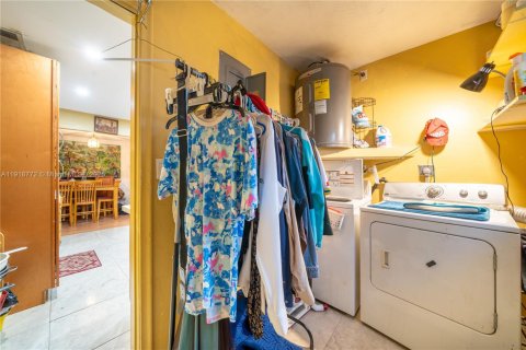 Villa ou maison à vendre à Hollywood, Floride: 3 chambres, 121.24 m2 № 1972105 - photo 13