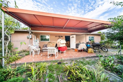 Villa ou maison à vendre à Hollywood, Floride: 3 chambres, 121.24 m2 № 1972105 - photo 15