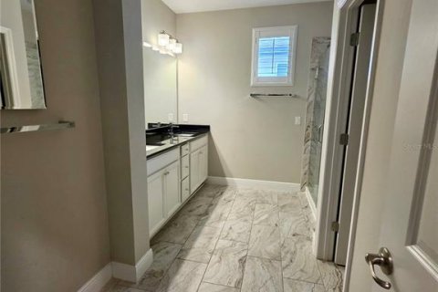 House in Windermere, Florida 4 bedrooms, 213.4 sq.m. № 1869856 - photo 3
