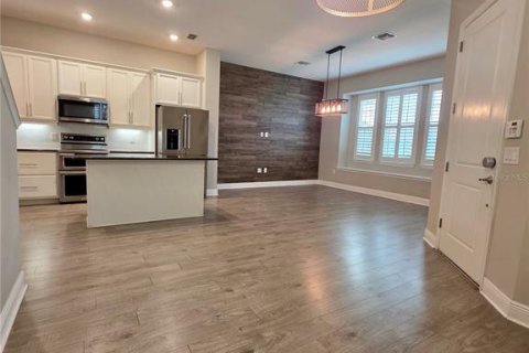 House in Windermere, Florida 4 bedrooms, 213.4 sq.m. № 1869856 - photo 12