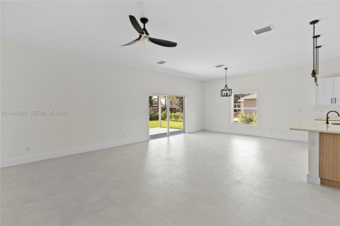 Купить виллу или дом в Порт-Сент-Луси, Флорида 4 спальни, 199.46м2, № 2009997 - фото 10