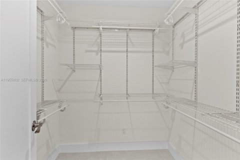 Купить виллу или дом в Порт-Сент-Луси, Флорида 4 спальни, 199.46м2, № 2009997 - фото 25