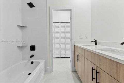 Купить виллу или дом в Порт-Сент-Луси, Флорида 4 спальни, 199.46м2, № 2009997 - фото 17