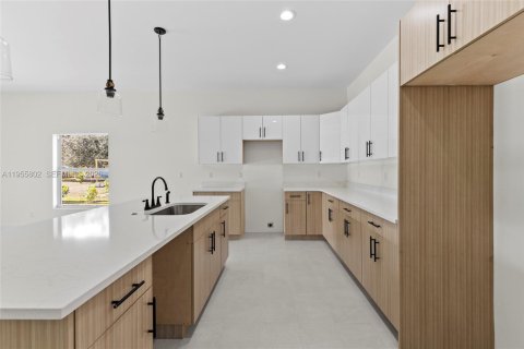 Купить виллу или дом в Порт-Сент-Луси, Флорида 4 спальни, 199.46м2, № 2009997 - фото 7