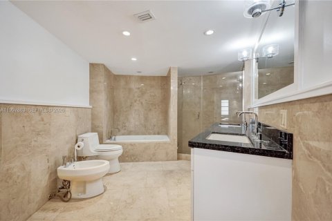 Condominio en venta en Miami Beach, Florida, 2 dormitorios, 205.31 m2 № 2060607 - foto 28