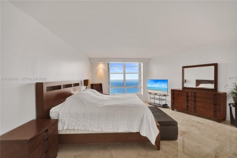 Condominio en venta en Miami Beach, Florida, 2 dormitorios, 205.31 m2 № 2060607 - foto 24