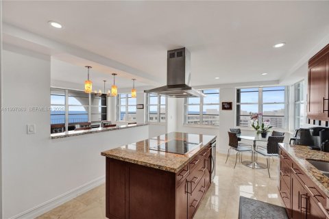 Condominio en venta en Miami Beach, Florida, 2 dormitorios, 205.31 m2 № 2060607 - foto 16