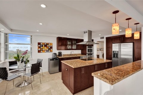 Condominio en venta en Miami Beach, Florida, 2 dormitorios, 205.31 m2 № 2060607 - foto 19