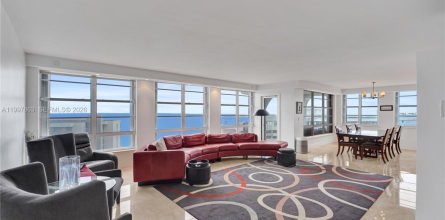 Condominio en Miami Beach, Florida, 2 dormitorios  № 2060607