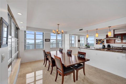 Condominio en venta en Miami Beach, Florida, 2 dormitorios, 205.31 m2 № 2060607 - foto 9