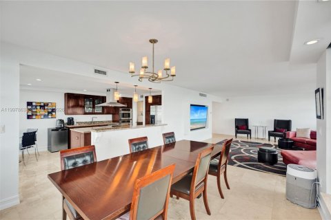 Condominio en venta en Miami Beach, Florida, 2 dormitorios, 205.31 m2 № 2060607 - foto 10