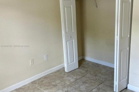 Снять в аренду квартиру в Майами, Флорида 4 спальни, № 1990609 - фото 9