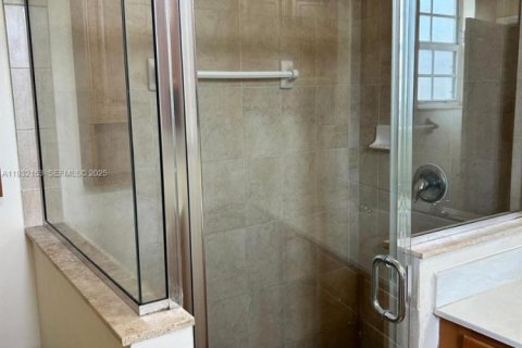 Снять в аренду квартиру в Майами, Флорида 4 спальни, № 1990609 - фото 20