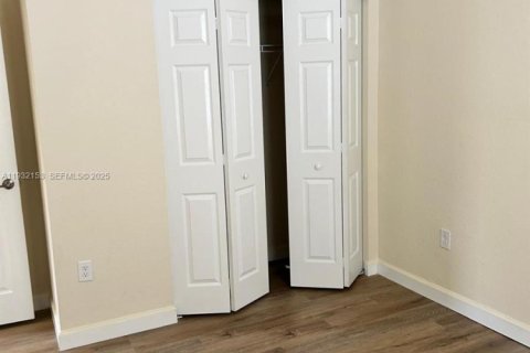 Снять в аренду квартиру в Майами, Флорида 4 спальни, № 1990609 - фото 23