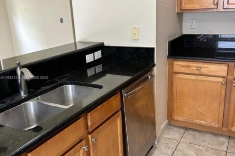 Снять в аренду квартиру в Майами, Флорида 4 спальни, № 1990609 - фото 4