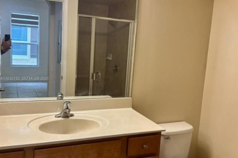 Снять в аренду квартиру в Майами, Флорида 4 спальни, № 1990609 - фото 10