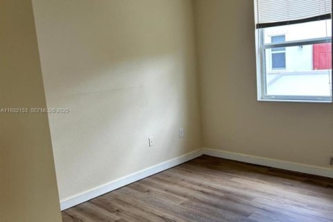 Снять в аренду квартиру в Майами, Флорида 4 спальни, № 1990609 - фото 26