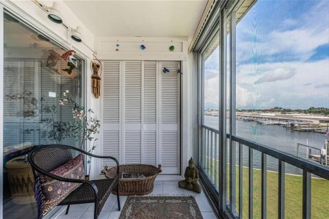 Condo in Saint Petersburg, Florida, 2 bedrooms  № 2216818