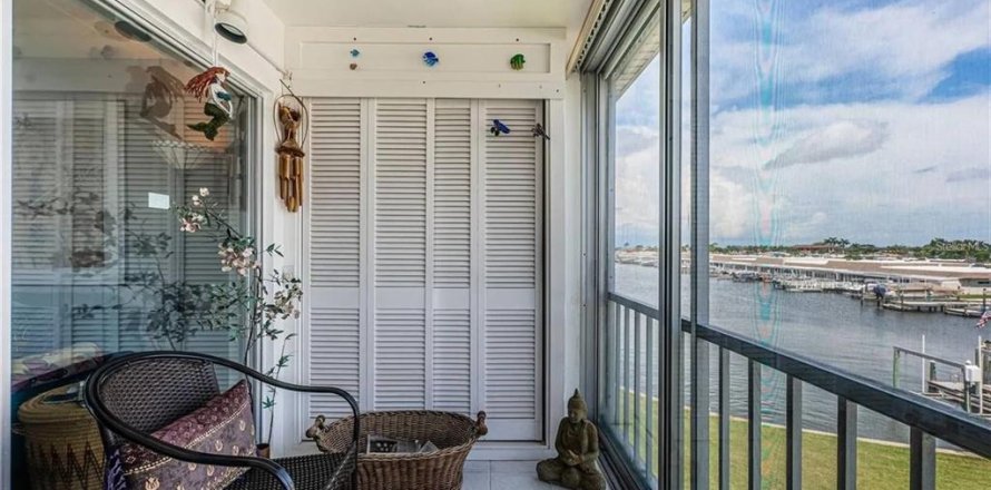 Condo à Saint Petersburg, Floride, 2 chambres  № 2216818