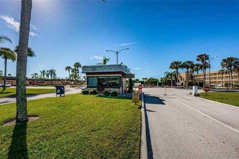 Copropriété à vendre à Saint Petersburg, Floride: 2 chambres, 85.47 m2 № 2216818 - photo 21