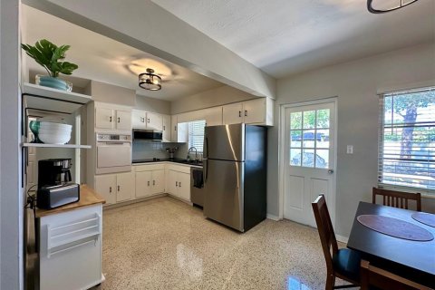 Villa ou maison à louer à Saint Petersburg, Floride: 3 chambres, 114.27 m2 № 2102284 - photo 6
