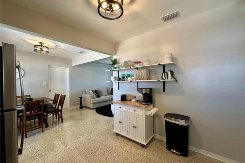Villa ou maison à louer à Saint Petersburg, Floride: 3 chambres, 114.27 m2 № 2102284 - photo 7