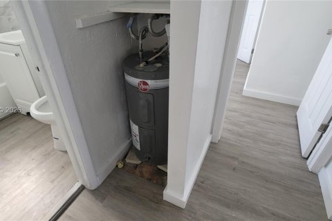 Apartamento en alquiler en Miami, Florida, 2 dormitorios, 78.97 m2 № 2054295 - foto 9