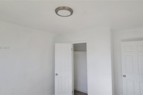 Apartamento en alquiler en Miami, Florida, 2 dormitorios, 78.97 m2 № 2054295 - foto 12