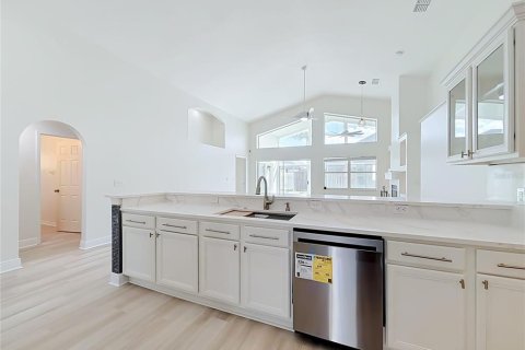 Villa ou maison à vendre à Orlando, Floride: 4 chambres, 269.32 m2 № 2428846 - photo 14