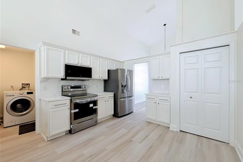 Villa ou maison à vendre à Orlando, Floride: 4 chambres, 269.32 m2 № 2428846 - photo 18