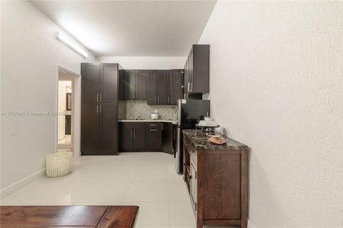 House in Miami, Florida 5 bedrooms № 1985144 - photo 25