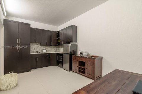 House in Miami, Florida 5 bedrooms № 1985144 - photo 26