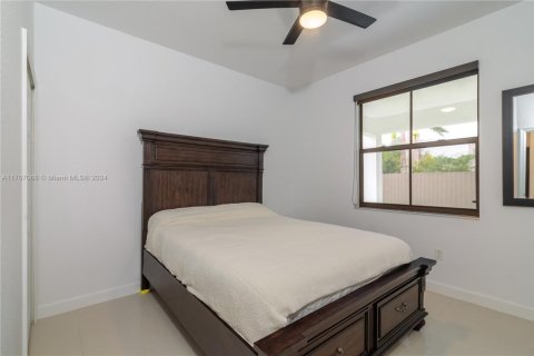 House in Miami, Florida 5 bedrooms № 1985144 - photo 14