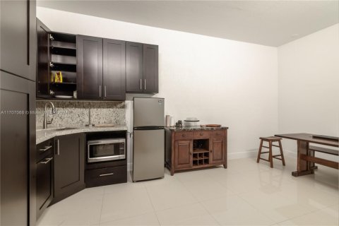 House in Miami, Florida 5 bedrooms № 1985144 - photo 22