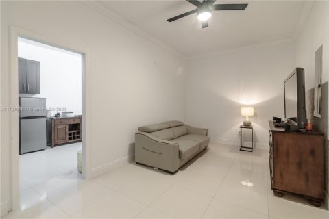 House in Miami, Florida 5 bedrooms № 1985144 - photo 21