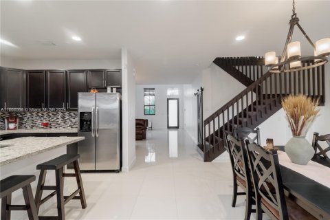 House in Miami, Florida 5 bedrooms № 1985144 - photo 6