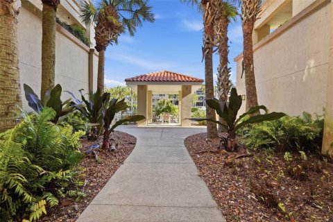 Condo in Palm Coast, Florida, 3 bedrooms № 2104651 - photo 24