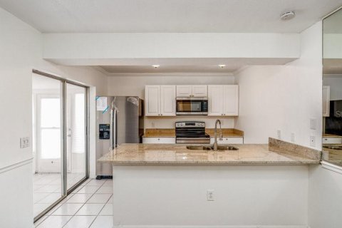 Townhouse in Leesburg, Florida 2 bedrooms, 119.66 sq.m. № 1886719 - photo 10