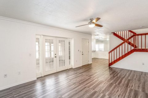 Townhouse in Leesburg, Florida 2 bedrooms, 119.66 sq.m. № 1886719 - photo 14
