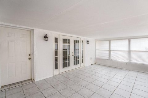 Townhouse in Leesburg, Florida 2 bedrooms, 119.66 sq.m. № 1886719 - photo 7