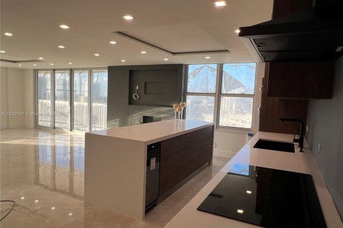 Copropriété à vendre à Sunny Isles Beach, Floride: 4 chambres, 222.97 m2 № 2035706 - photo 11