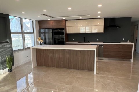 Copropriété à vendre à Sunny Isles Beach, Floride: 4 chambres, 222.97 m2 № 2035706 - photo 2