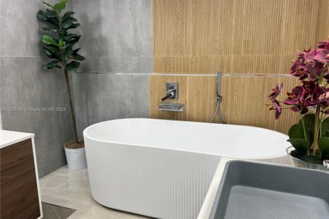 Copropriété à vendre à Sunny Isles Beach, Floride: 4 chambres, 222.97 m2 № 2035706 - photo 6