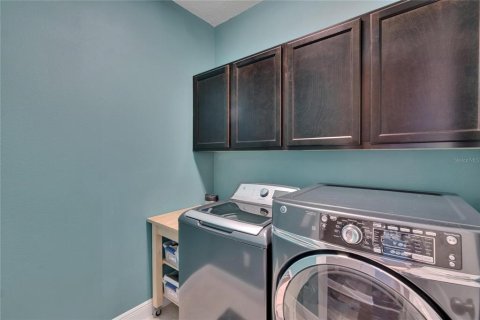 House in Riverview, Florida 4 bedrooms, 287.16 sq.m. № 1657425 - photo 24