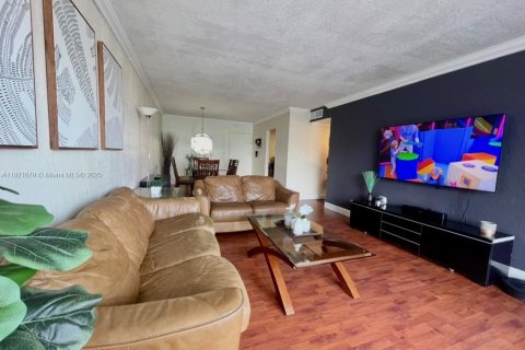 Copropriété à louer à Aventura, Floride: 2 chambres, 113.34 m2 № 1975551 - photo 21