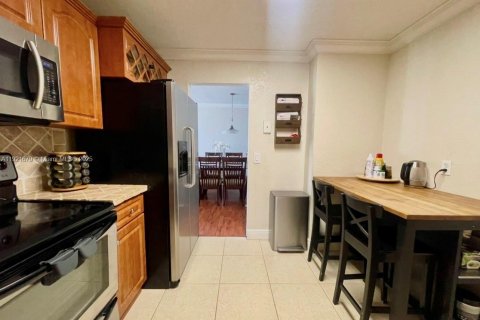 Copropriété à louer à Aventura, Floride: 2 chambres, 113.34 m2 № 1975551 - photo 4