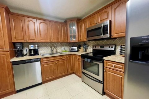 Copropriété à louer à Aventura, Floride: 2 chambres, 113.34 m2 № 1975551 - photo 2